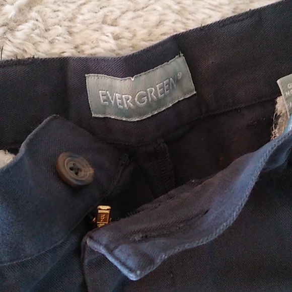 Evergreen Shorts - Picture 8 of 12